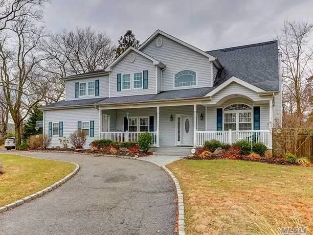 Sprawling Sun Filled Open Floor Plan Contemporary Located In Brightwaters Villiage Is An Entertainers Dream! The Inviting Front Porch Greets & Beckons You Into This Grand Home W/4 Bdrms, 3.5 Bths, 2 Story Vermont Like Stone Fireplace For Cold Winter Nights Or Chilly Summer Evenings. Full Finished Basement W/Ose, Tons Of Storage & Att 2 Car Garage. Brightwaters Amenities.