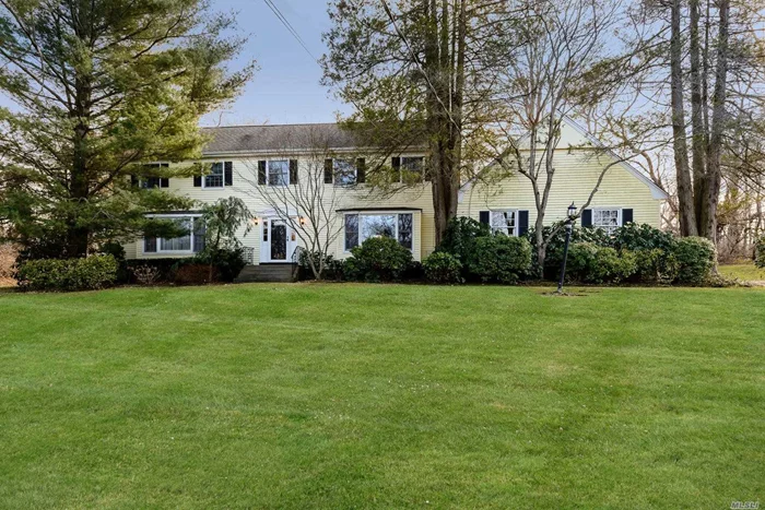 Classic Colonial Perfectly Set On 2 Acres In The Inc. Village Of Laurel Hollow. Enjoy An Updated Kitchen, Den With Fireplace, Formal Living Room And Dining Room, Updated Baths And Hardwood Floors Throughout . Laurel Hollow Beach And Mooring Rights. Csh Sd #2