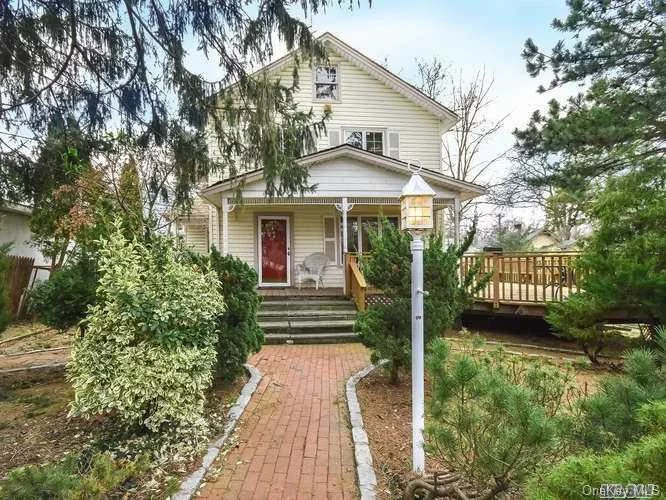 Do You Like Urban Conveniences But Dream About Having A Big Garden And/Or Pool? Ready To Make This Unique Sea Cliff Colonial Yours? Fall In Love With This Home. So Much Potential, Not To Be Missed!! Make An Appointment To See. North Shore Schools And Low Taxes!!