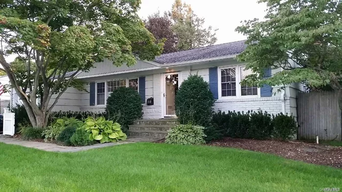 North Syosset Flower Section Location Spacious Lr/Fp Updated Kitchen And New Baths French Doors To Private Yard With Beautiful Free Form Gunite Pool And New Paver Patio Hardwood Floors Full Finished Basement  Gas And Sewer Look Up Available  Southwoods Middle/Berry Hill Elem