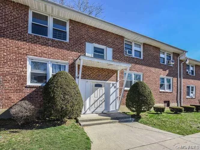 Beautiful Sunlit 2 Bedroom(See Floor Plan) Unit On Second Floor. Close To Beaches Park And Town. Laundry Room On Premise . Garage Available $200 A Month Extra.