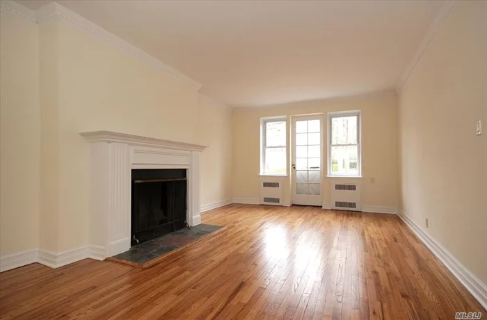 In Great Neck South Schools. Totally Renovated 1 Bedroom/1 Bath With Chef&rsquo;s Eat In Kitchen W/ Huge Bay Window, Stainless Appliances, Cherry Hardwood Cabinets & Tile Backsplash. Beautiful Hardwood Floors Throughout. Front-Facing Unit With Sunny Eastern Exposure. Fireplace And Private Patio