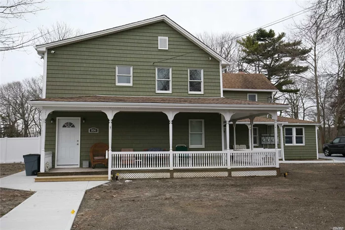 Newly Renovated 3Br Apartment On 2nd Floor Of Home. All New Appliances, Spa Like Bath With Walk In Shower & Tub. Overlooks Timber Point Golf Course. Close Proximity To Heckscher Park, Golf, Arboretum, Parkways. Basement Storage, Use Of Backyard, Paid Washer/Dryer In Basement