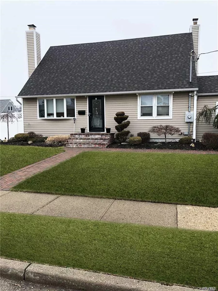 Whole House Rental In Farmingdale, 4 Bedrooms, 1 1/2 Baths, Double Dirveway, Pavered Patio Backyard, Granite Kitchen W/ Center Island, Gorgeous Bathroom W/ Walk In Shower, Full Finshed Basement W/ Separate Laundry & 1/2 Bath.