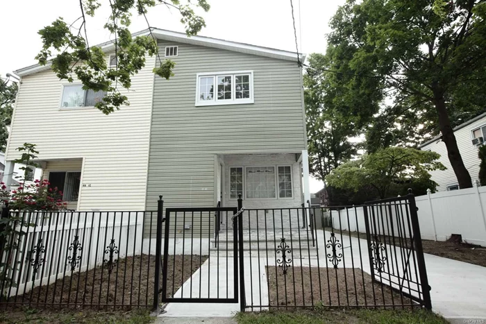 Whole House For Rent, 3 Bedrooms And 2.5 Bath Semi-Detached Colonial Brand New Renovation, Center Ac/Heating Systems. Stainless Steel Appliances, One Block Away From Northern Blvd, Buses, Shops, Restaurants Etc, Across The Street From 158 Middle Street, Separated Entrances To Basement.