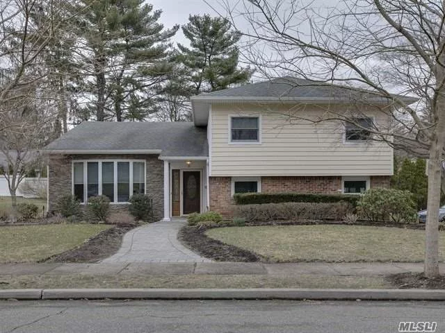 One Of The Largest 4 Bdrm, 2.5 Bth Splits In Desirable Forest Estates Pool Community. Formal Living Rm W/Fireplace, Formal Dining Rm. Eat-In-Kitchen W/Stainless Appliances. Spacious Family Rm Has Tile Floor W/Radiant Heat & Sliders To Bluestone Patio & Nice Yard. Lg Master W/Bth & Walk-In Closet. 3 Bdrms & Hall Bth. Hardwood Floors & Crown Moldings. Bsmt W/New Wall-To-Wall Carpet & Lg Cedar Closet. 2 Car Garage. Great Location - Close To Historic Oyster Bay, Beaches, Parks, Highways & Lirr.