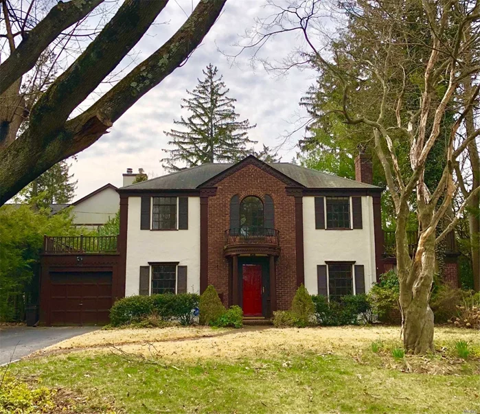 Rare Opportunity To Purchase This Partially Renovated 3 Bedroom, 2 Full Bath Center Hall Colonial. Make This Your Own! Ideally Situated In The South Strathmore Section Of Manhasset. Munsey Park Elementary School. Close To Trains, Village, Shopping, Hospitals, Parks And Highways. Does Not Back Northern Blvd. Home To Be Sold As Is Pertaining To Condition. Buyer Pays New York State Transfer Tax.