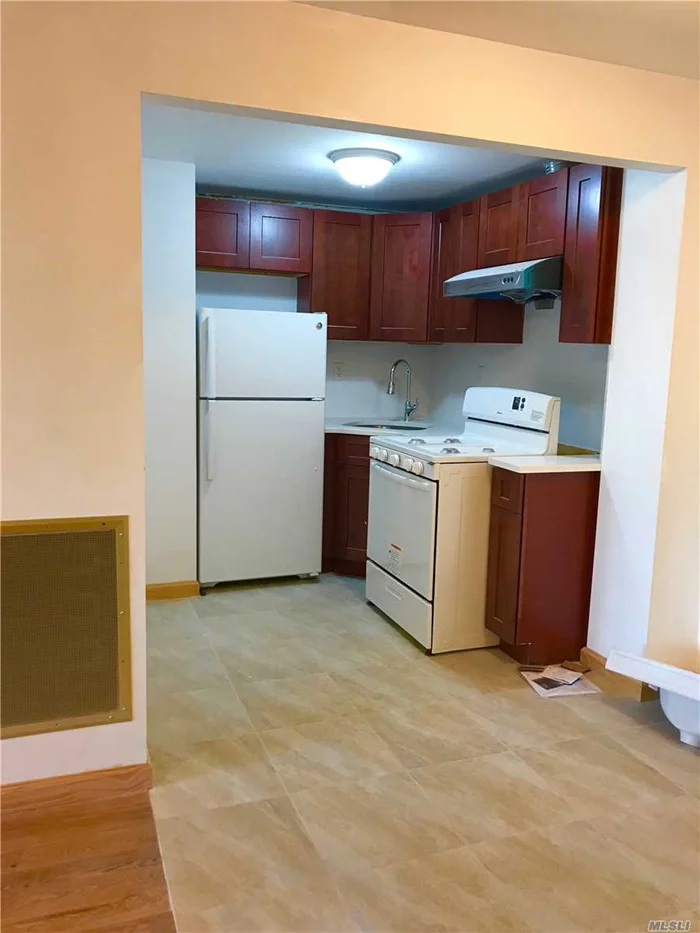 **4th Floor, No Elevator** Brand New 2 Bed Room 2 Bath Apartment In A New Condo Building. Conveniently Located. Close To Multiple Bus Lines, Supermarket, Laundromat, And Schools. $2200 Water Included.