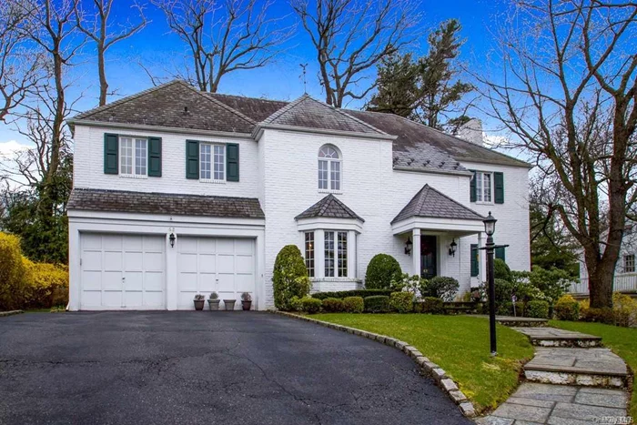 Classic Brick And Stucco Center Hall Colonial. 5 Bedrooms , 4 Full Baths Set In Strathmore Vanderbilt. This Impressive Home Has Been Expanded, Beautifully Renovated And Carefully Maintained. Gracious Living Room With Fireplace, Formal Dining Room, Gourmet Eat-In Kitchen Adjacent To Fabulous Family Room With Fieldstone Fireplace And Vaulted Ceiling Plus Office. Quick & Easy Access To All Major Parkways And Commuter Railroad And Americana Shopping Center