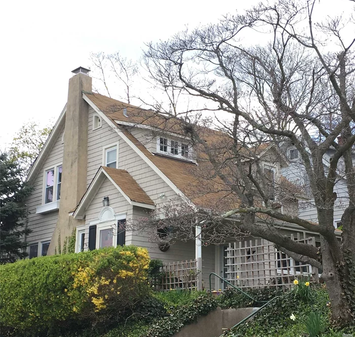 Charming, Fully Renovated 1925 3 Br/ 1Bth Expanded Cape Cod: Updated W/ All The Modern Amenities While Preserving The Character Of This Beautiful Hilltop Home. Hardwood Flooring, Architecturally Pleasing Details, Screened In Porch And Marvelous Cherrywood Eat-In-Kitchen. Do Not Miss This Perfectly Priced Home.