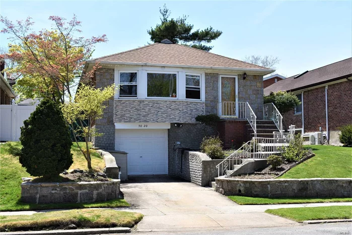 Mint Condition Detached Brick & Stone Ranch House With 3 Bedrooms, 2 Baths, Formal Dining Room, Eat In Kitchen, Nice Hardwood Floors . New Roof, New Gas Heating & New Central Ac. 26X51 Building Sized. 4242 Sq Ft Property. Top School District #26, Walk To Cardozo High School & Ps203. Very Quiet Block And Convenient Transportation, Q27 Bus To Flushing!