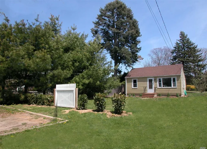 Adorable Newly-Renovated Cottage With Gorgeous Beach At End Of Street. For The Price Of A Summer Rental You Can Rent This Home Yearround!