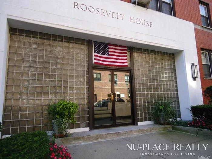 Large Studio Apartment In Co-Op Roosevelt House, Hardwood Floors, No Board Approval Required. Easy Application.