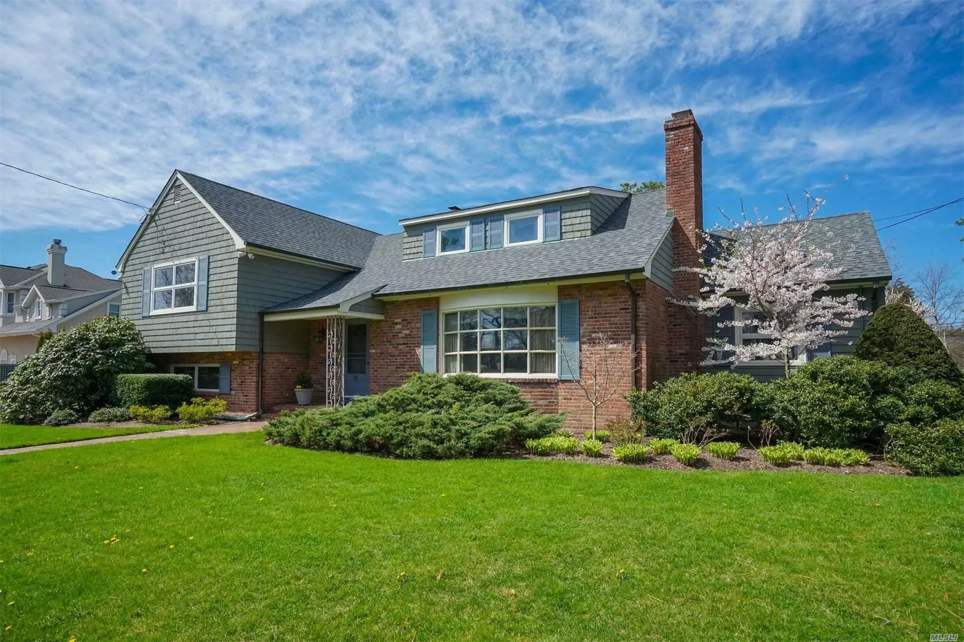 Islip, Bayberry Point, S.O.M, Entry Foyer, Formal Lr Wbfp, Formal Dr, Eik, Office, Tv Room With 1/2 Bath, Fla Room, 2nd Floor 2 Bedrooms Jack & Jill Full Bathroom, 3rd Bedroom And 2nd Full Bath, 3rd Floor Master Suite With 3rd Full Bath. Lower Level With Family Room, Laundry Room With 1/2 Bath, 2.5 Car Attached Garage, Fenced In .8 Acre Lot,  With Outstanding Flower Gardens.Members Enjoy The Adjacent Private Beach, Private Boat Basin, Yacht Club/Youth Sailing Club, Bayberry Beach/Tennis