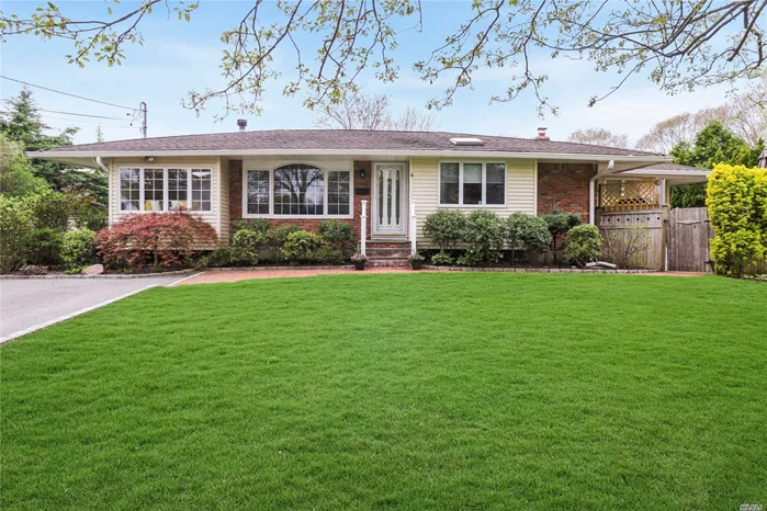 Take A Look At Your Next Home. A Special House In Prime Commack Loc. Close To Everything. Boasts Sitting Rm, Lr W/Vaulted Ceil & Fpl. Huge Dr W/Chair Rail & Crown Mldg. Brand New Dw, Stove, Range Hood & Screen Door. Updtd Kitchen And Baths. Many New Window Treatments. Lg Pvt Yard, With Pavers Patio. Room For Pool. Dressing Rm Leads To Mbr W/Vaulted Ceiling. Understated Elegance Thruout. This Home Has Timeless Appeal. Make It Your Own. Take A Look....Stay Forever.