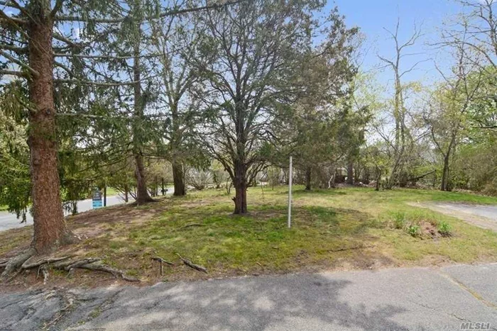 Level Building Lot In Reydon Heights. Build Your Dream Home!