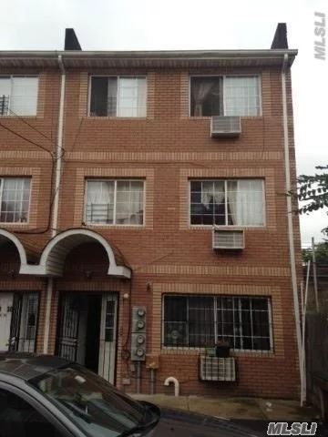 Beautiful 2nd Floor Apartment.