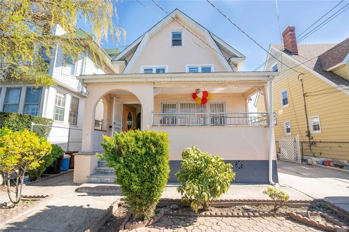 Accepted Offer. Fully Executed Contract. Lovely 2 Family Home For Sale In The Heart Of Briarwood, Close To Transportation, Buses , F Train , Lirr And Major Highways. Legal 2 Family With 5 Bedrooms, 2 Full Bathrooms, Full Finish Basement, 40 X 100 Lot With Private Driveway.