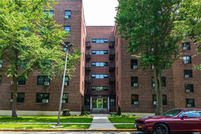 Renovated Top Floor One Bedroom Co Op In Picturesque Windsor Park. Amenities Include Tennis Court, Olympic Size Pool, Indoor And Outdoor Parking. 24Hr Security, Storage And Laundry Rooms On Site. School District 26, Cunningham Park, Conveniently Located To All. Hurry Won&rsquo;t Last