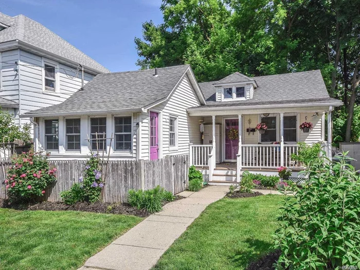 So Many Possibilities In This Adorable Ranch On A Quiet Cul-De-Sac. Perfect For Downsizing Or For Just Starting Out, This Home Will Win Your Heart. The Recently Finished Heated Basement W/ Outside Entrance Has 2 Rooms That Could Be A Den, Guest Room, Gym Or Office. Offering Maintenance Free Trex Deck, Private Driveway And Close Proximity To Morgan Park, Beaches And Dining. Low Taxes. Tremendous Curb Appeal.Turnkey. Pristine.