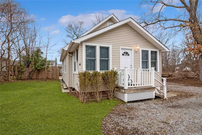 Sweet And Charming North Fork Cottage On A Quarter Acre Overlooking Grape Vines And Farm Vistas. Recently Renovated Kitchen & Bath, Hw Floors, Even A Cedar Closet! New Siding, Roof & Utilities. Enjoy The Heated Porch Year-Round! Full Attic & Basement To Store Your Bikes And Beach Gear. Close To 8 Hands Farm And Several Wineries, This Is Your Perfect North Fork Getaway!