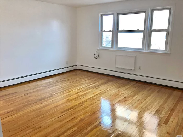 It Doesn&rsquo;t Get Any Better! Beautiful Renovated 2 Bedroom & 1 Bath In Prime Bayside Location By Bell Blvd & Northern! Bright & Spacious Unit! Updated Kitchen W/ Granite Countertops, Hardwood Flooring Throughout. 975 Sqft Of Space With Large Bedrooms & Living Area And Even Formal Dinning Room. Close To Transportation (Q12, Q13 To Main St. & Q76), Eateries (Northern Blvd & Bell), Shopping & Schools. Center To It All!