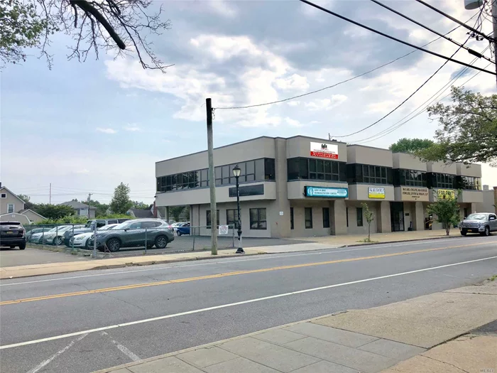 Beautiful 15, 640 Sq. Ft. Office Bldg For Sale Located On Long Island&rsquo;s North Shore. Features 80 Parking Spaces, Elevator, Solid Medical & Professional Tenants, Excellent Signage. Currently 4, 000 Sq. Ft. Office Space Currently Available However, 11, 500 Sq Ft. Can Be Delivered Vacant If Needed.