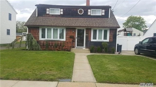 Updated 3 Bed 2 Full Baths Home. Top Of The Line Appliances. Granite Counter. Hardwood Floors. Great Yard With Semi-In Ground Pool. Convenient To All. Small Dog Is Ok. (Extra Security)