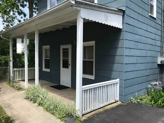 Charming 1920 Colonial Home Located Close To Beach At Morgan Park