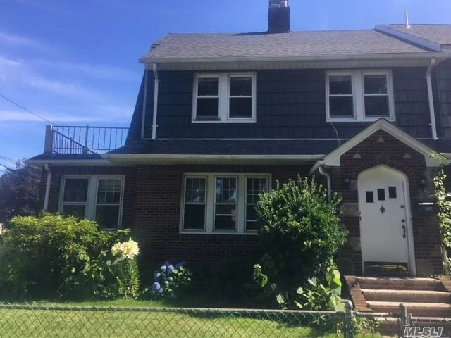 Beautiful Semi-Attached 3 Bedroom Duplex With Driveway And Garage. Home Freshly Painted And Floors All Refinished. Convenient To Town, Train And Schools. A Must See!