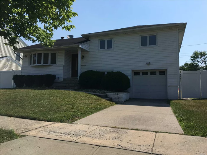 A Very Clean Split House Located On A Quiet Middle Block. 3 Bed Rooms 2 Full Baths. Syosset School District. Close To Shopping Center And Restaurants.2 Month Security. Pets Extra Security. One Month Rent. Brokage Fee Paid By Tenant. Full Credit Report And Background Check Is Required By Landlord. New On Market. Won&rsquo;t Last Long.