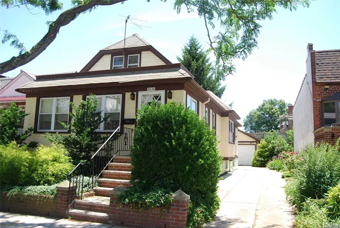 Beautiful Detatched Ranch With Full Stand Up Attic With Full Staircase, Hardwood Floors Throughout, House Has Large Private Driveway And 1.5 Car Garage, Home Sits On A Huge 40 X 100 Lot And Is R4B Zoning , House Also Has Large Basement .Can Possibly Be Expanded, Speak To An Architect