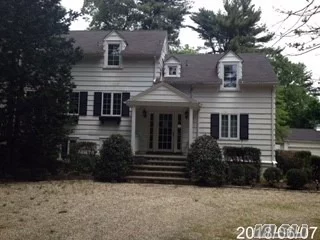 Large Farmhouse On Gorgeous 3+ Acres With Ig Pool Located In Syosset School District.