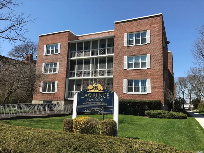 Sunny 2 Bedroom, 2 Full Bathroom Unit In Elevator Bldg. Hardwood Floors, All White Updated Kitchen, Screen Enclosed Terrace, Lr/Dr Combo, 3 A/C Units, New Windows & Terrace Doors, Extra Closets, Storage Available, Underground Parking Lot, Laundry Rm.