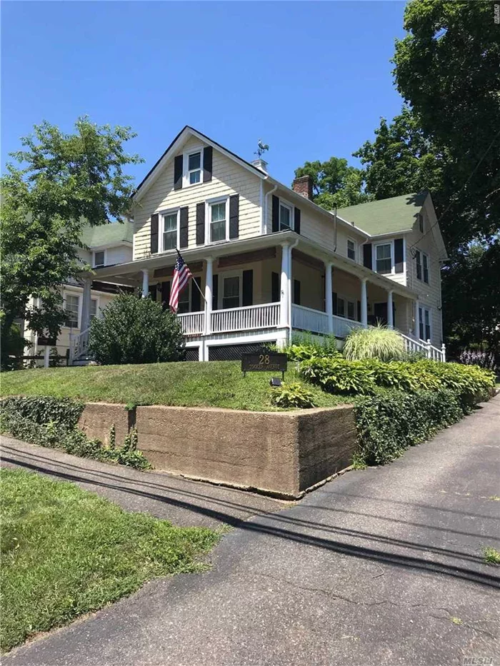 Come See This Charming, Bright And Spacious 2 Fl Apt In Historic Victorian Home In The Village Of Oyster Bay, Separate Entrance, Brand New: Hardwood Floors, Windows And Kitchen Appliances. Extra Room Perfect For Bright Office Or Art Studio. Close To Lirr. Enjoy Local Restaurants, Shopping, Beach, Sailing And More! A Must See!