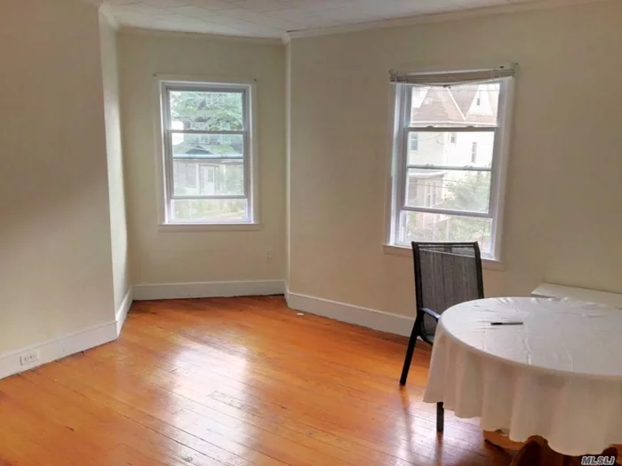 Beautiful And Well Located 2 Bedroom Apartment In Richmond Hill North. It Is On The 2nd Floor Of A Private Home. Lr/Dr, 2 Bdrms, Large Eik, Large Bathroom. Access And Use Of Very Large 3rd Fl Attic Space. Close To J Train And Buses On Jamaica Ave. All Conveniences Nearby.