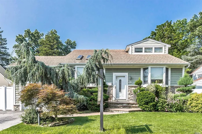 Mint Move-In Condition Updated 5 Level, 5 Bdrm 3 Full Bath Open Floor Plan, Front To Back Split! Great Curb Appeal, Beautifully Landscaped! Vaulted Living Rm, Fdr, Eik, Hardwood Floors, Cac, Igs, Ig Pool, Master Suite With Plenty Of Closets! Won&rsquo;t Last!!
