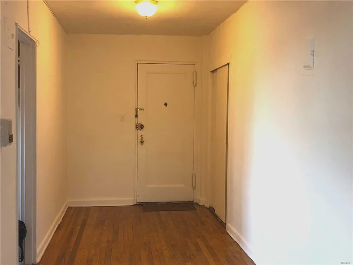 Large Size Corner 1 Bedroom Co-Op Apt. Each Room With Windows, Bright Sunny Lr, Eat-In Kitchen, Bath. Sublet Allowed After 2 Years. Bus Q12/Q26 At The Building Corner. Minutes To #7 Subway Main St Stop, Lirr Murray Hills Station. 4 Blocks To Supermarket.