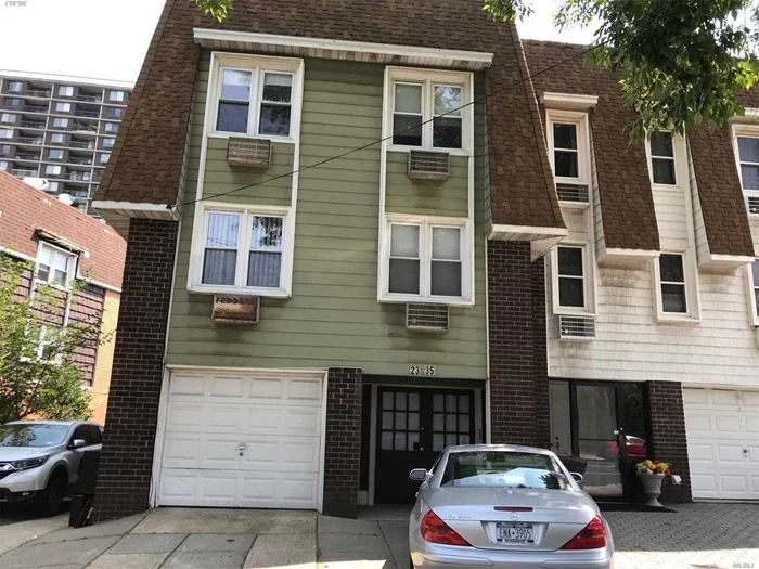 Updated Kitchen And Baths. Move Right In To This Freshly Painted Huge Apartment. Includes Garage, Driveway And Use Of The Back Yard. Local Shopping And Transportation. Tenant Pays Utilities.