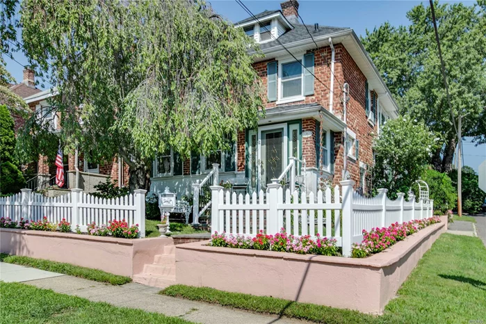 Beautifully Renovated Spacious Home. New Roof (1Yr). Updates Done W/In The Past Few Months (Deck, Flooring, Kitchen W/ Warranty, Closets, Bathrooms & Bedrooms). This Immaculate Home Is Perfect For Family Bbq&rsquo;s And Holidays. Room For The In-Laws To Spend The Night. Close To The Beach, Boardwalk & Ferry To Manh. Coming Soon! Not A Flood Zone.