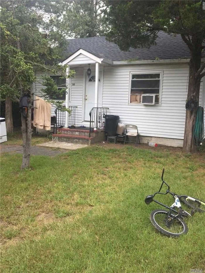 2 Br 1 Bath House New Floors New Heating New Roof Good Starter House House Is Tenants Occupied $1800 A Month (Month To Month Lease ) Roof One Year Old , All New Heating Low Taxes , Very Safe Area