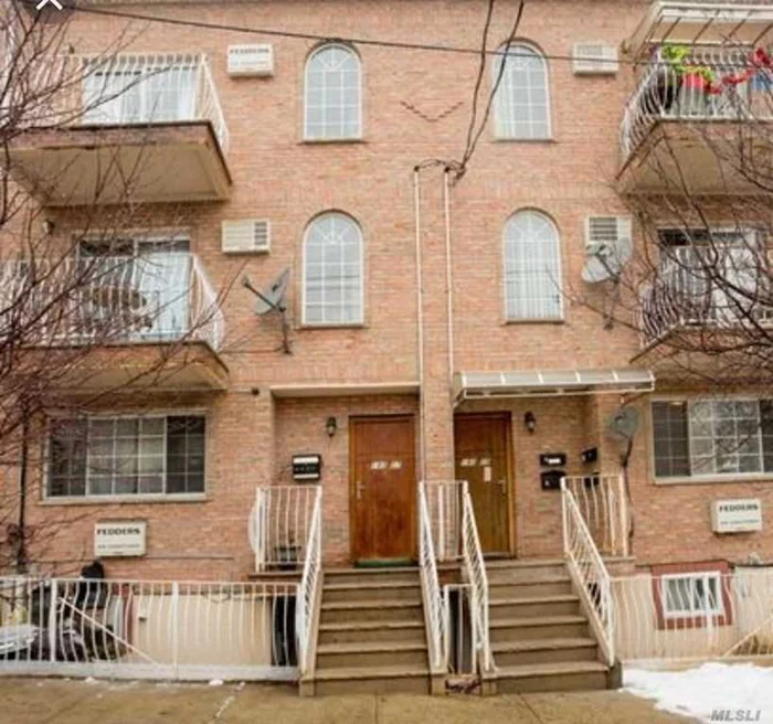 This Unit Is 2 Floors And Takes Up The Full Floor Of A Multi-Family Property. 4 Bedrooms, 2 Bathrooms, Living Room, Lower Level Family Room, A/C Units In Each Room On 1st Floor.The Bedrooms Are Located At The Back Of The Unit Ensuring Maximize Peace And Quiet. This Property Features Hardwood Floors Throughout. Located In One Of The Most Vibrant Sections Of Jamaica.