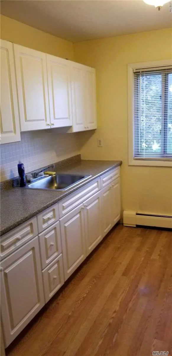 Largest 1 Bedroom In Islip. 2nd Floor. Huge Rooms, Mr. Clean Lives Here! Beautiful Redone Hardwood Floors, Excellent Condition. Including King Bedroom, Large Galley Kitchen, Great Amenities, Pool, Gym, Clubhouse. Excellent Location Close To Laundry, Parking, Super Pet Friendly. Why Rent When You Can Own For Less. Will Not Last!!