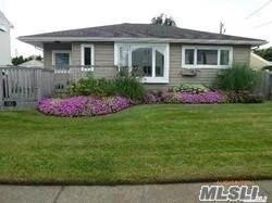 Newly Renovated Home Steps To Beach And Boardwalk