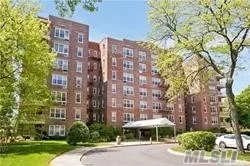 Bright, Beautiful And Spacious 3 Br, 2 Bath With Balcony; Corner Unit. Close To Shopping Mall, Schools, Restaurants, Express Bus To City And Minutes To Lirr. Reserved Parking Space Included. Complex Has State Of The Art Gym, Renovated Playground, 2 Tennis Courts