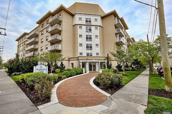 Beautiful 2 Bedrooms Condo In New Building With 15 Tax Abatement. Near Beach With Beautiful Ocean View And Convenience To School, Shopping & Transportation. Subway # A Train Just Few Blocks.