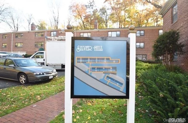 Roslyn. 2 Bedroom, 1 Bath In The Silver Hill Complex. No Board Approval Needed. Outdoor Spot #7.