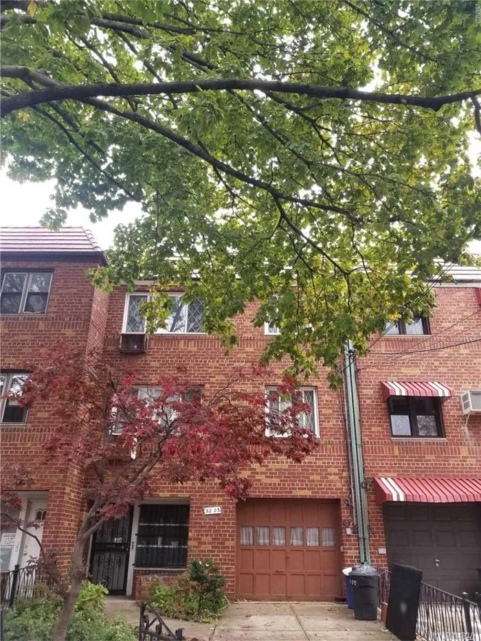 2 Familydwelling House In The Heart Of Jackson Heights. Convenience To Transportation, Supermarket & Major Highway.