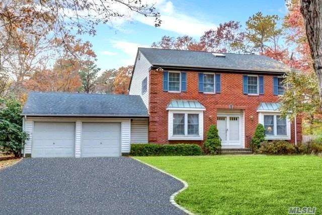 Fabulous 4/5 Br, 3.5 Bath Colonial W/480 Sq.Ft. Acc Apartment In Desired Eastport-South Manor Schools! Eik W/Oak Cabinets, Granite Counters, Jen-Air Stove W/Grill & Griddle, Tumbled Marble Backsplash, Ceramic Tile, & Butler&rsquo;s Pantry, Den W/Fplc, Updated Bath, Kohler Fixtures, Custom Paint & Moldings, Pre-Finished Hardwood Floors, Newer Carpet, Andersen Windows & Doors Throughout, Generator Ready, Nicely Landscaped 1.3 Acres W/18X36 Igp, Igs, Cobblestone Lined Drvwy, Perfect For Horses! Must See!