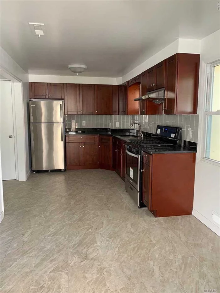 Easy To Show! Renovated 2 Bedrooms, Kitchen, 1 Bath And A Half. Close To Manorhaven Park And Pool, Tennis, Basketball And Skate Courts. Inlet Views Of Beaches And Sunsets. Easy Commute To Nyc And Queens Via Pt Washington Station And Bus